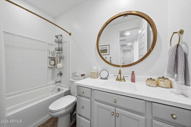 12430 W VISTA Avenue, Glendale, AZ 85307