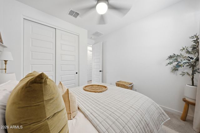 12430 W VISTA Avenue, Glendale, AZ 85307