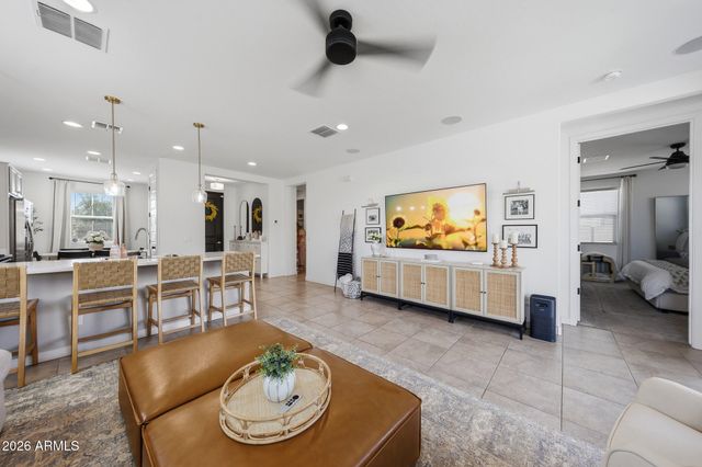 12430 W VISTA Avenue, Glendale, AZ 85307