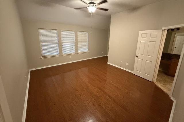 9220 Water Oak Drive, Arlington, TX 76002