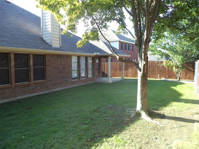 9220 Water Oak Drive, Arlington, TX 76002