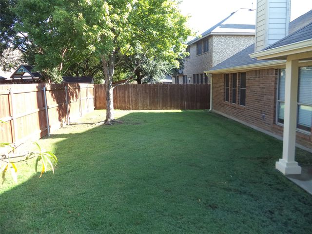 9220 Water Oak Drive, Arlington, TX 76002