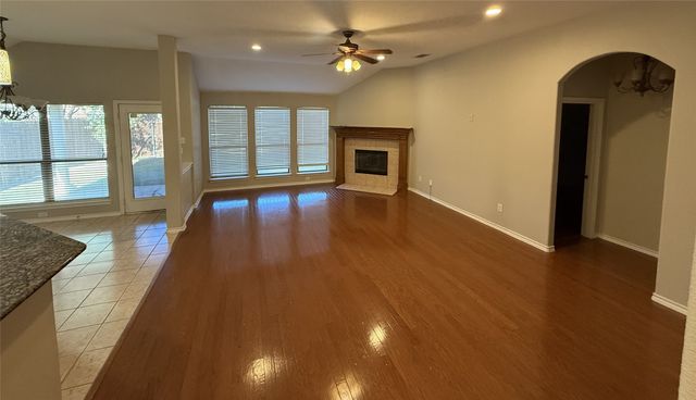 9220 Water Oak Drive, Arlington, TX 76002