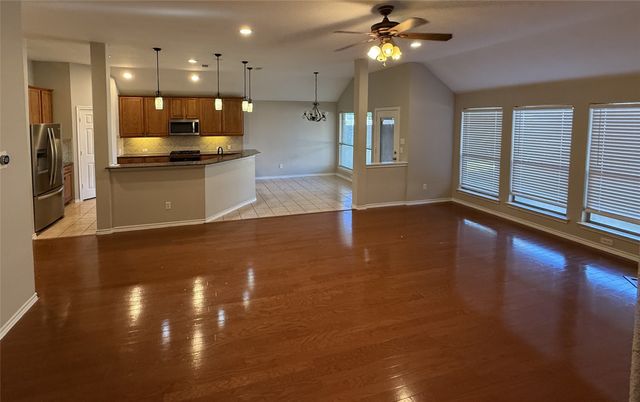 9220 Water Oak Drive, Arlington, TX 76002