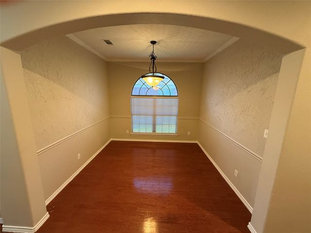 9220 Water Oak Drive, Arlington, TX 76002