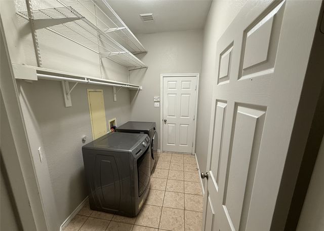 9220 Water Oak Drive, Arlington, TX 76002