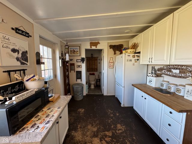 10600 E County Road 50 S, Selma, IN 47383