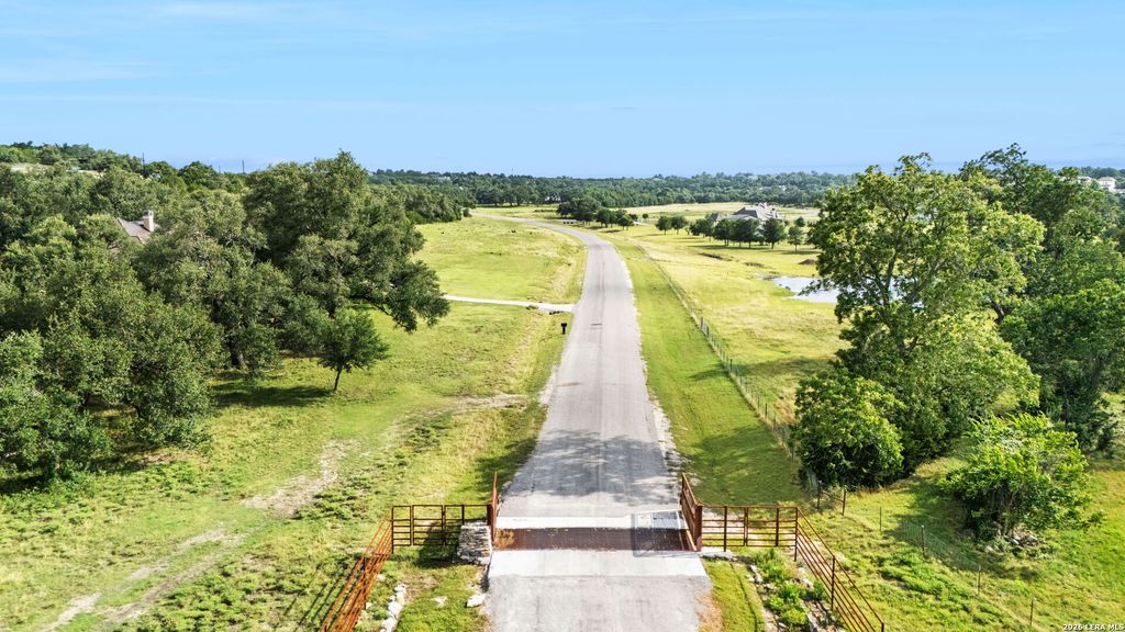 225 Doehne Oaks, New Braunfels, TX 78132