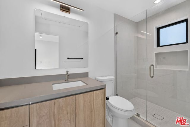 1853 12th Street A, Santa Monica, CA 90404