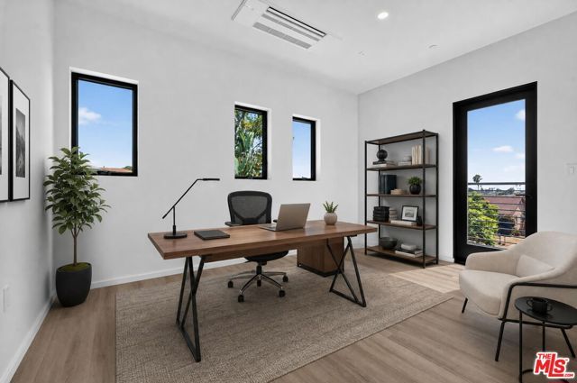 1853 12th Street A, Santa Monica, CA 90404