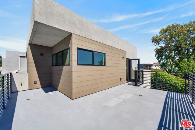 1853 12th Street A, Santa Monica, CA 90404