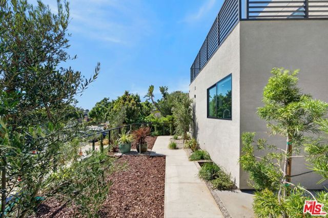 1853 12th Street A, Santa Monica, CA 90404