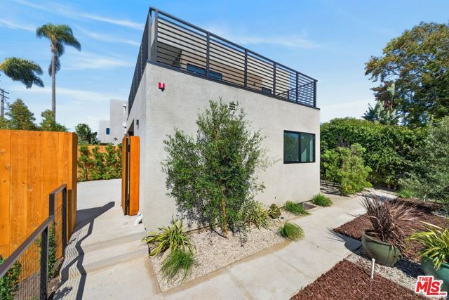 1853 12th Street A, Santa Monica, CA 90404