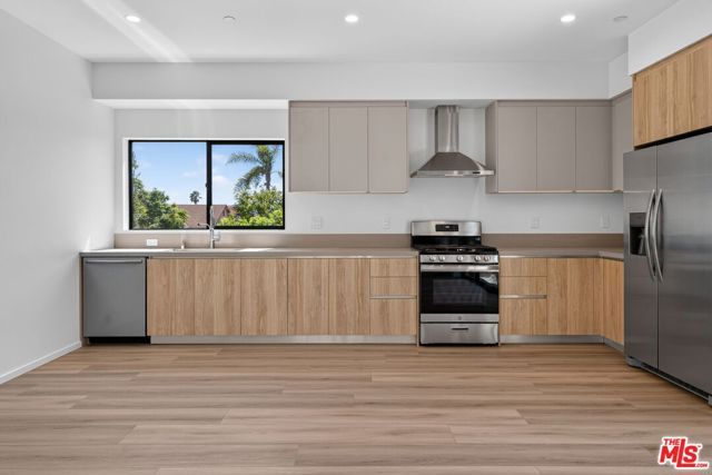 1853 12th Street A, Santa Monica, CA 90404