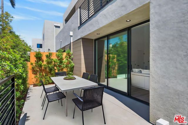 1853 12th Street A, Santa Monica, CA 90404