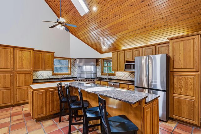 7626 White Chapel Road SE, Newark, OH 43056