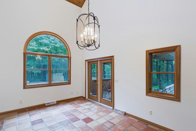 7626 White Chapel Road SE, Newark, OH 43056