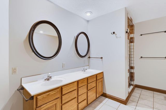 7626 White Chapel Road SE, Newark, OH 43056
