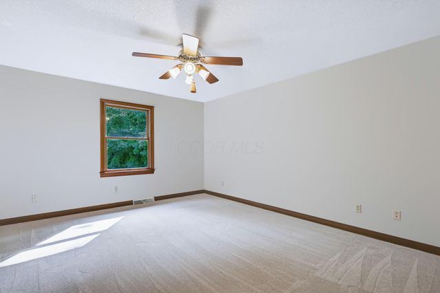 7626 White Chapel Road SE, Newark, OH 43056