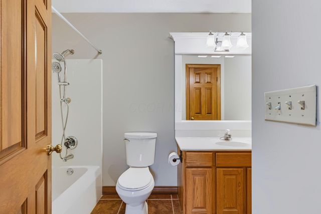 7626 White Chapel Road SE, Newark, OH 43056
