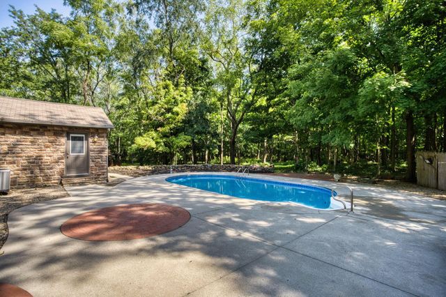 7626 White Chapel Road SE, Newark, OH 43056