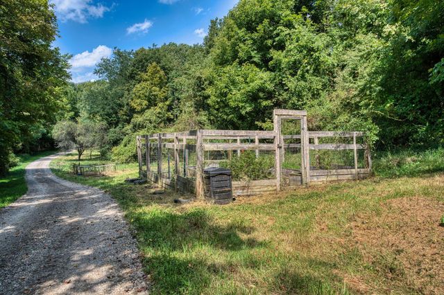 7626 White Chapel Road SE, Newark, OH 43056