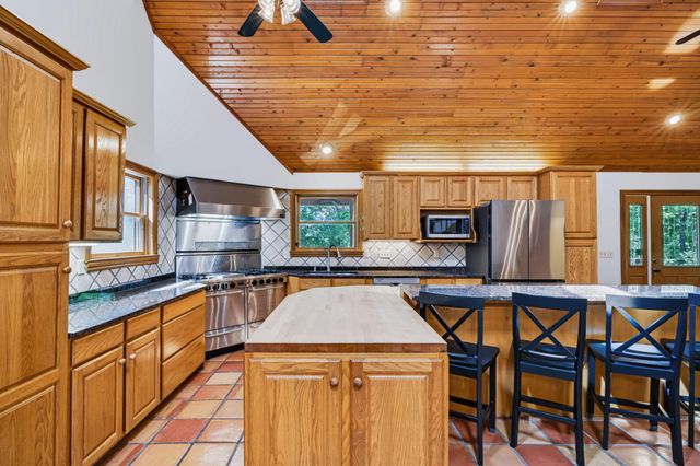 7626 White Chapel Road SE, Newark, OH 43056