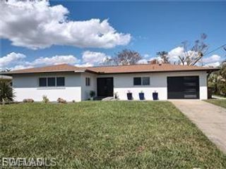 1745 Bikini CT, Cape Coral, FL 33904