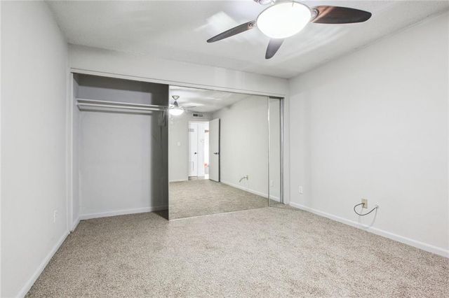 1111 W 46 Street 2, Kansas City, MO 64112
