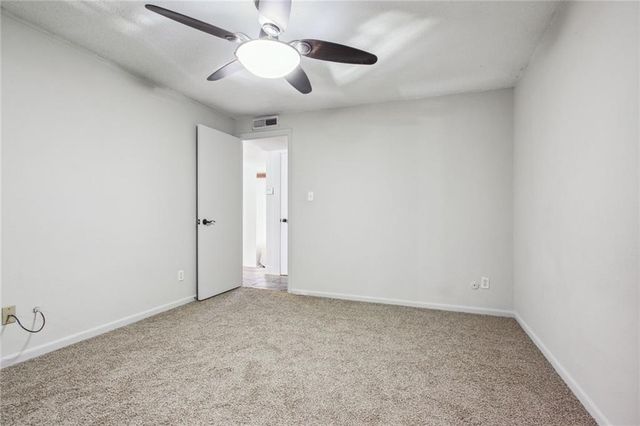 1111 W 46 Street 2, Kansas City, MO 64112