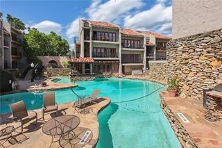 1111 W 46 Street 2, Kansas City, MO 64112
