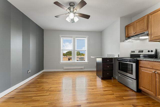 7450 N Greenview Avenue 76, Chicago, IL 60626