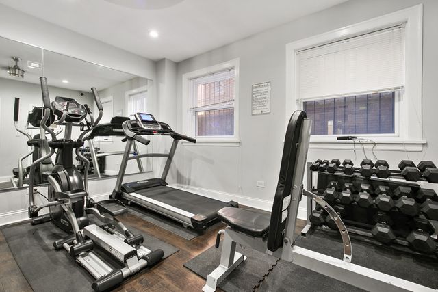 7450 N Greenview Avenue 76, Chicago, IL 60626