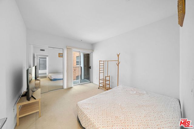 733 S Manhattan Place 401, Los Angeles, CA 90005