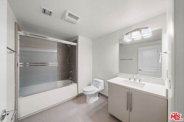 733 S Manhattan Place 401, Los Angeles, CA 90005