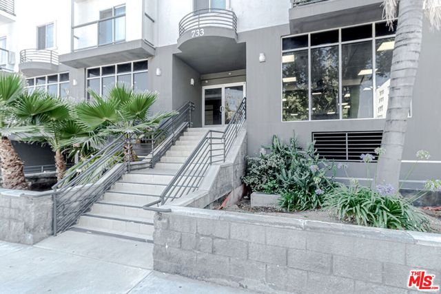 733 S Manhattan Place 401, Los Angeles, CA 90005