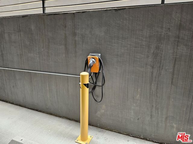 733 S Manhattan Place 401, Los Angeles, CA 90005