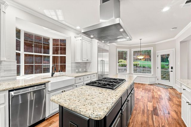 708 Lakeway Drive, Keller, TX 76248