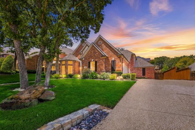 708 Lakeway Drive, Keller, TX 76248
