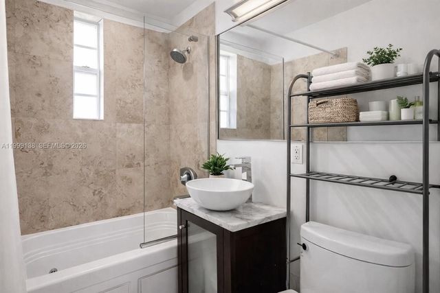 3915 N Meridian Ave 101, Miami Beach, FL 33140