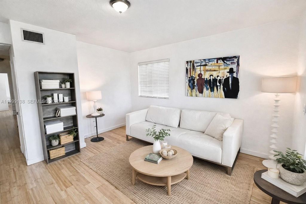 3915 N Meridian Ave 101, Miami Beach, FL 33140