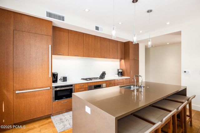 2431 W High Mountain Road 301, Park City, UT 84098