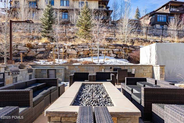 2431 W High Mountain Road 301, Park City, UT 84098