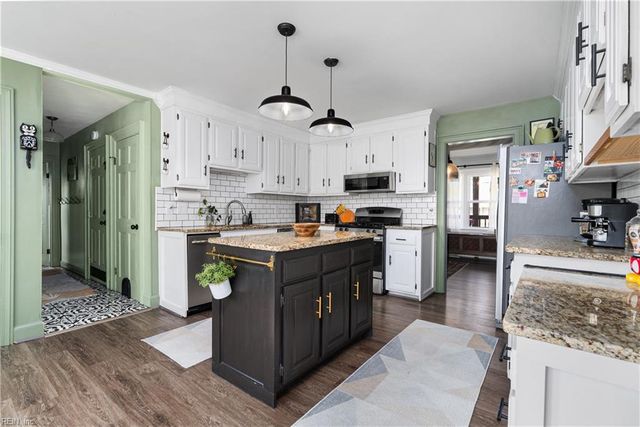 627 Emerald CT, Chesapeake, VA 23320