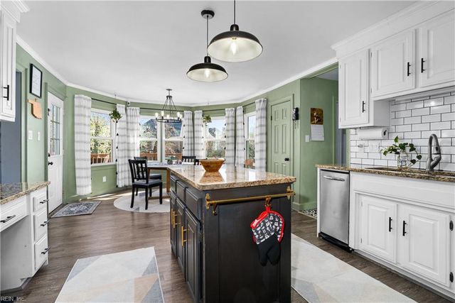 627 Emerald CT, Chesapeake, VA 23320