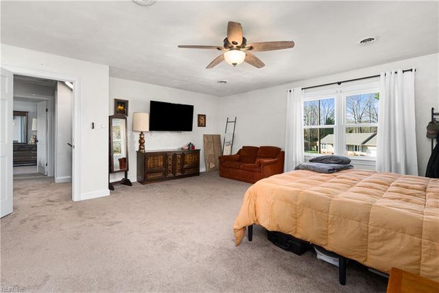 627 Emerald CT, Chesapeake, VA 23320