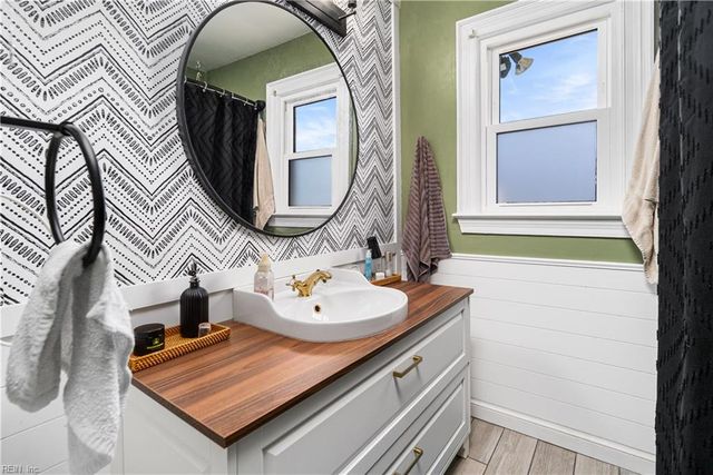 627 Emerald CT, Chesapeake, VA 23320