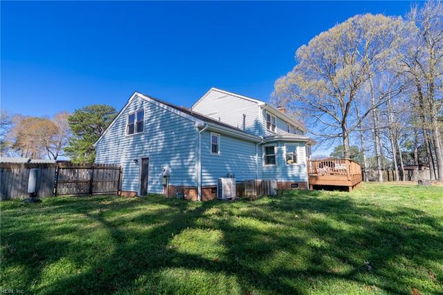 627 Emerald CT, Chesapeake, VA 23320