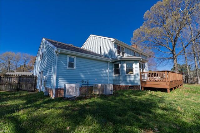 627 Emerald CT, Chesapeake, VA 23320