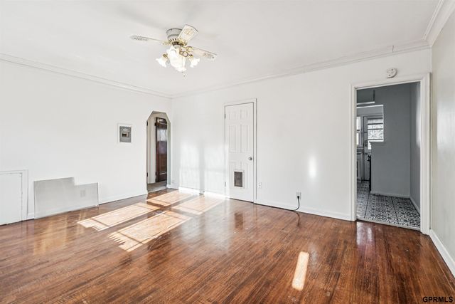 4178 Cass Street, Omaha, NE 68131